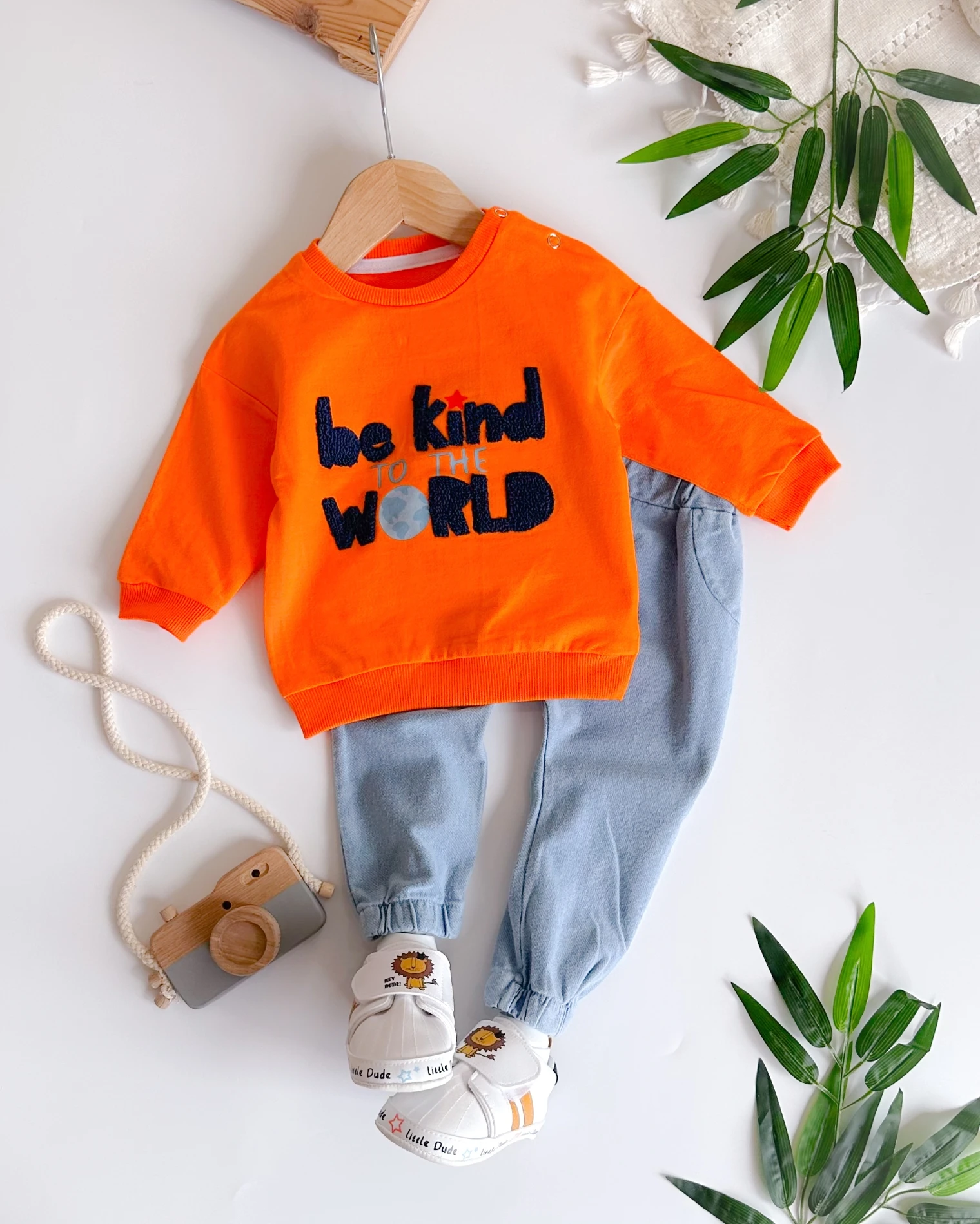 Be kınd to be world omuzdan çıtçıtlı sweat mevsimlik 2li takım 