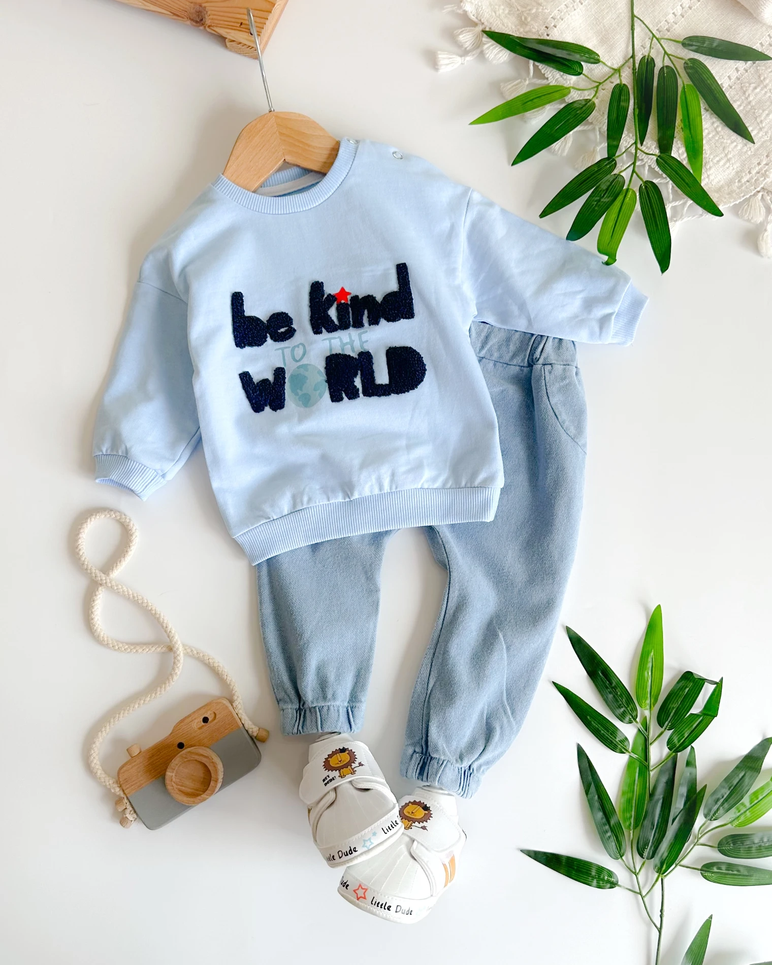 Be kınd to be world omuzdan çıtçıtlı sweat mevsimlik 2li takım 