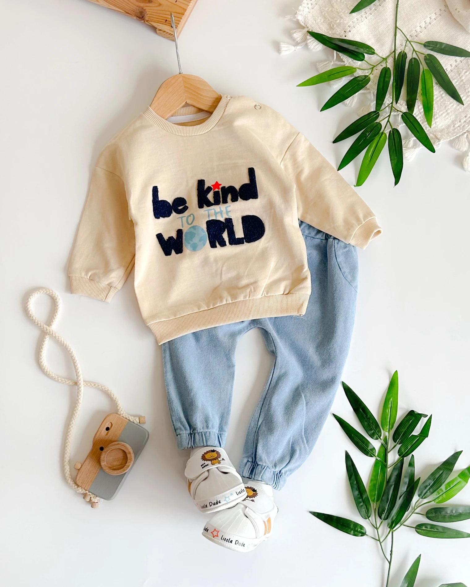 Be kınd to be world omuzdan çıtçıtlı sweat mevsimlik 2li takım 